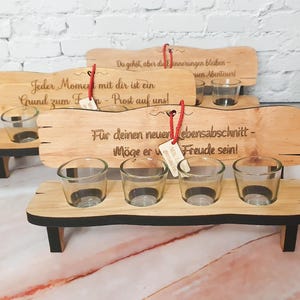 Personalisierte Schnapsbank mit gravierten Wunschtext inkl. 4 Gläser Holz Einweihungsparty Jahrestag Geburtstaggeschenk Papa Mama Ruhestand