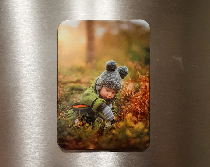 Personalized fridge magnet made of high-quality synthetic resin: Your own photo or picture on 9 x 6.5 cm - for unforgettable moments