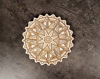 Mandala Untersetzer Set personalisiert – Birkenholz & Filz, Gravur mit Name/Datum, Filzfarbe wählbar | elegante Tischdeko Geschenk