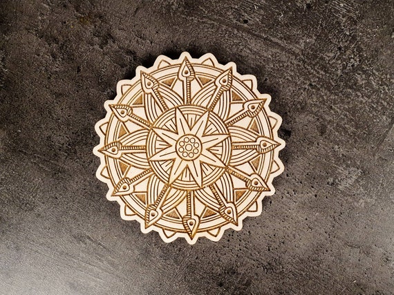 Personalizable mandala coaster set made of birch plywood and felt – handmade elegant table decoration gifts for celebrations & birthdays