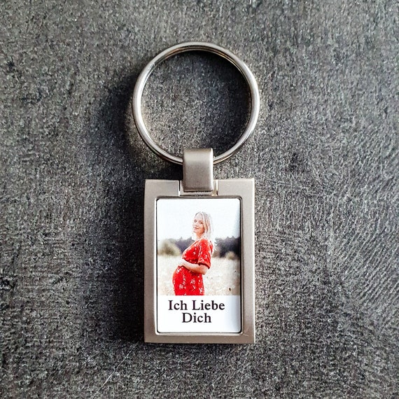 Personalized keychain with double-sided photo, high-quality metal pendants, individual gifts for loved ones, loving gifts