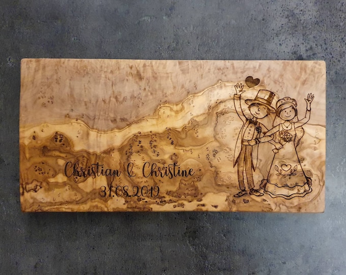 Personalized wedding cutting board made of high-quality olive wood 300 x 150 mm - A unique gift for the happy couple!