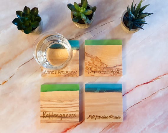 Personalized olive wood coaster with epoxy resin – Engraved gift for dad and grandpa or friends – Perfect as a birthday gift
