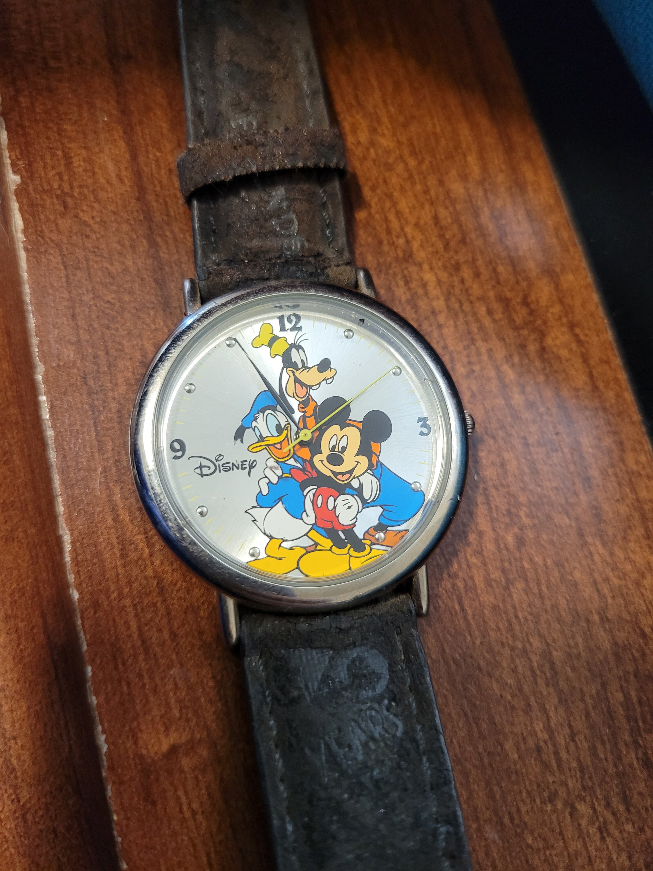 Vintage Disney Special Edition 70th Anniversary Mickey Goofy  display picture 3