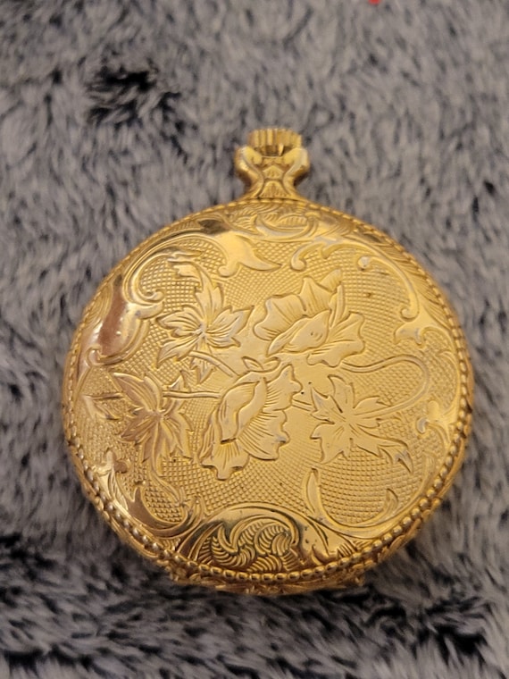 Vintage 1950s Ladies Waltham Pocket Watch With 17 Jew… Gem