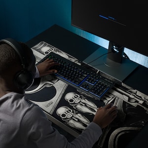 Giger&#39;s Birth Machine Gaming Mousepad