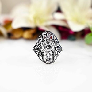 Floral Filigree Sterling Silver Ring: Dainty Lace Design
