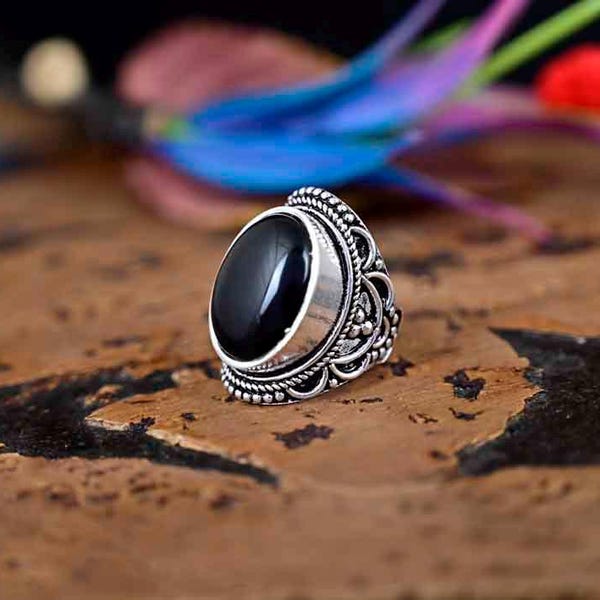 Anillo ovalado de turmalina negra: anillo llamativo de latón y plata