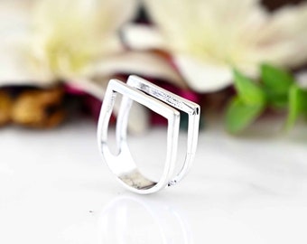 Bague double barre en laiton et argent : tendance minimaliste moderne