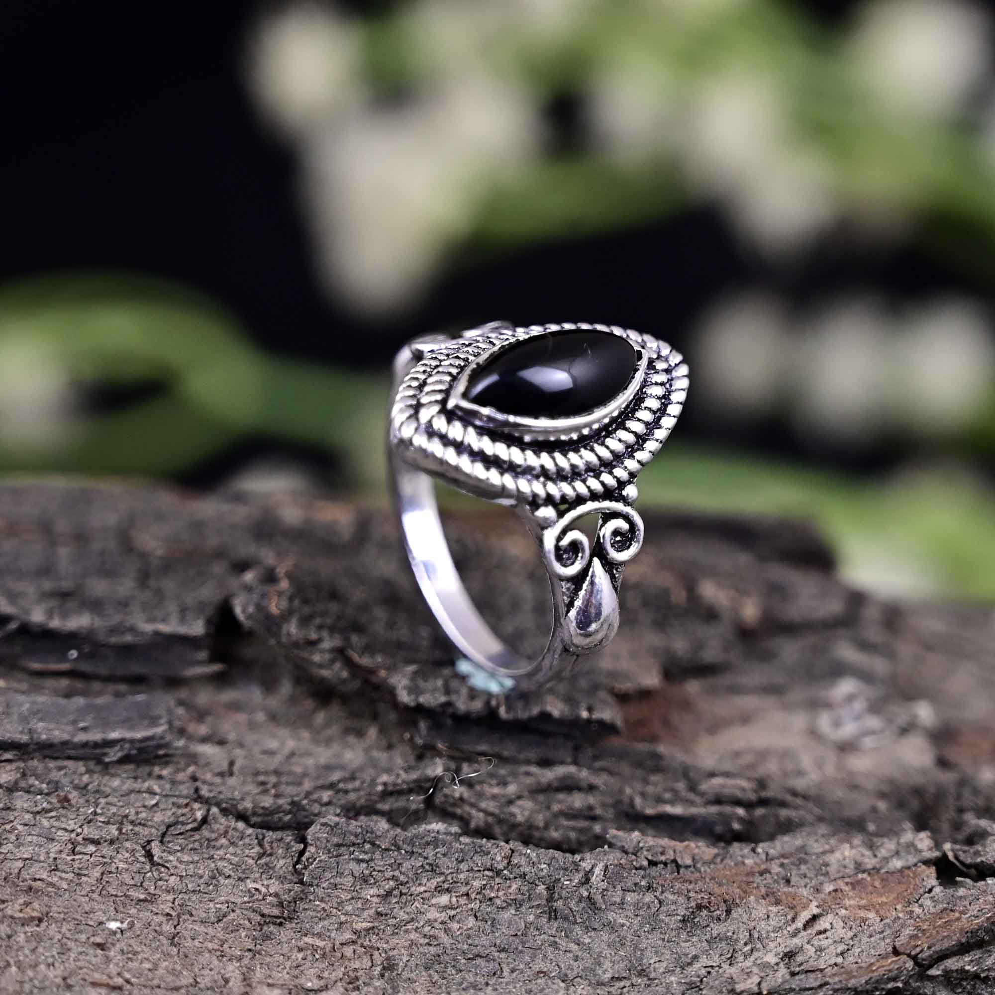 Bague en grappe marquise en or avec onyx noir hexagonal taillé 1,1 CT à double jante