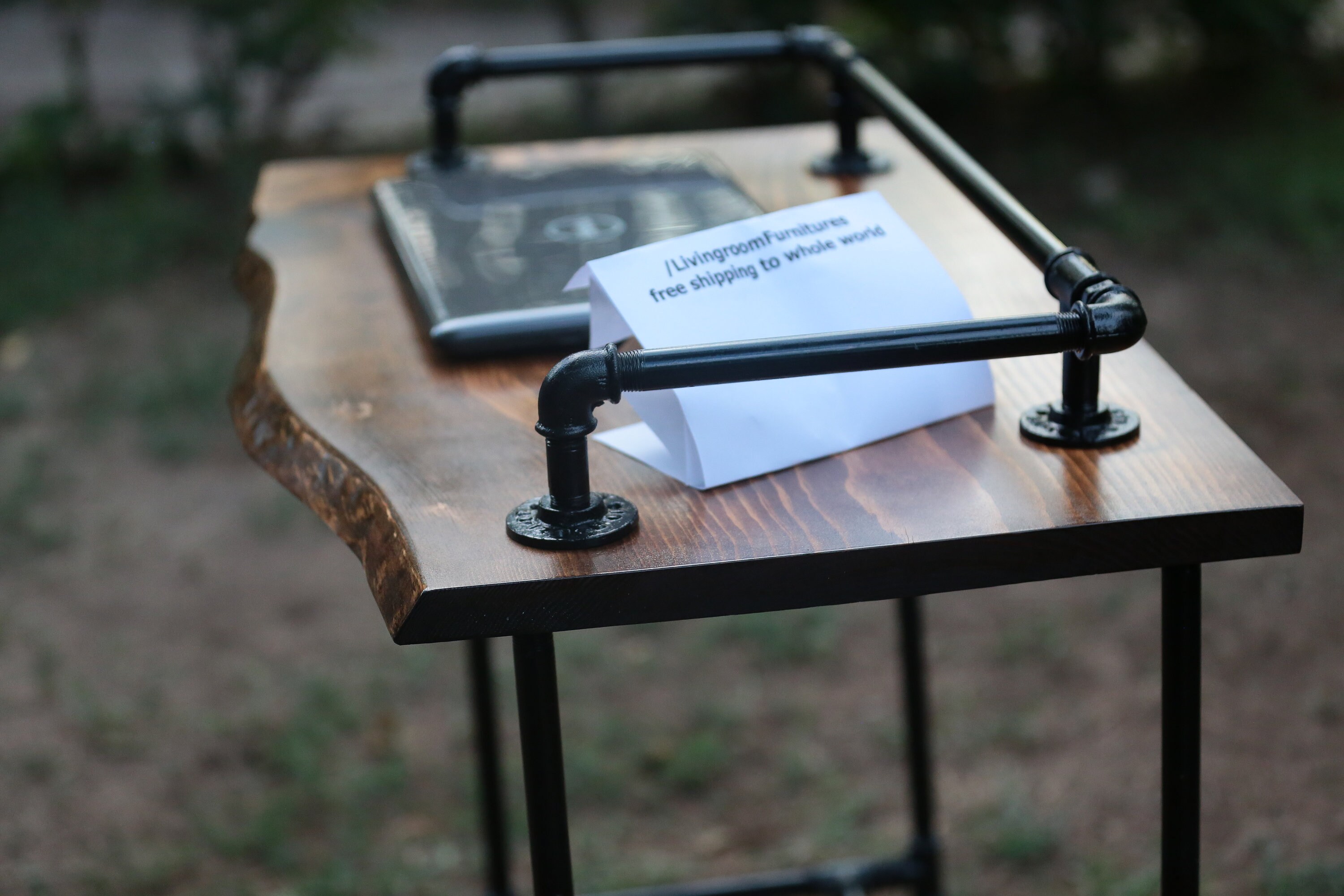 bureau En Direct, Table