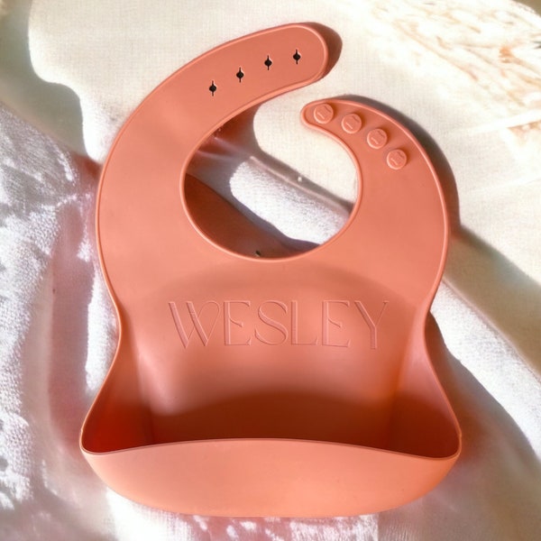 Personalized Engraved Silicone Baby Bib for kids, toddlers, girl, boy. Perfect gift for family, friends at baby shower, birthday party!