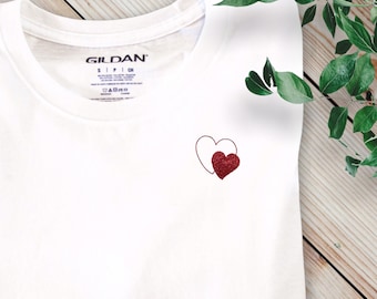 Tee Shirt Blanc Personnalisé Avec Petit Coeur T-shirt CoeurT-Shirt Coeur Imprimé T-shirt Mariage Personnalisé Tee Shirt EVJF Temoin