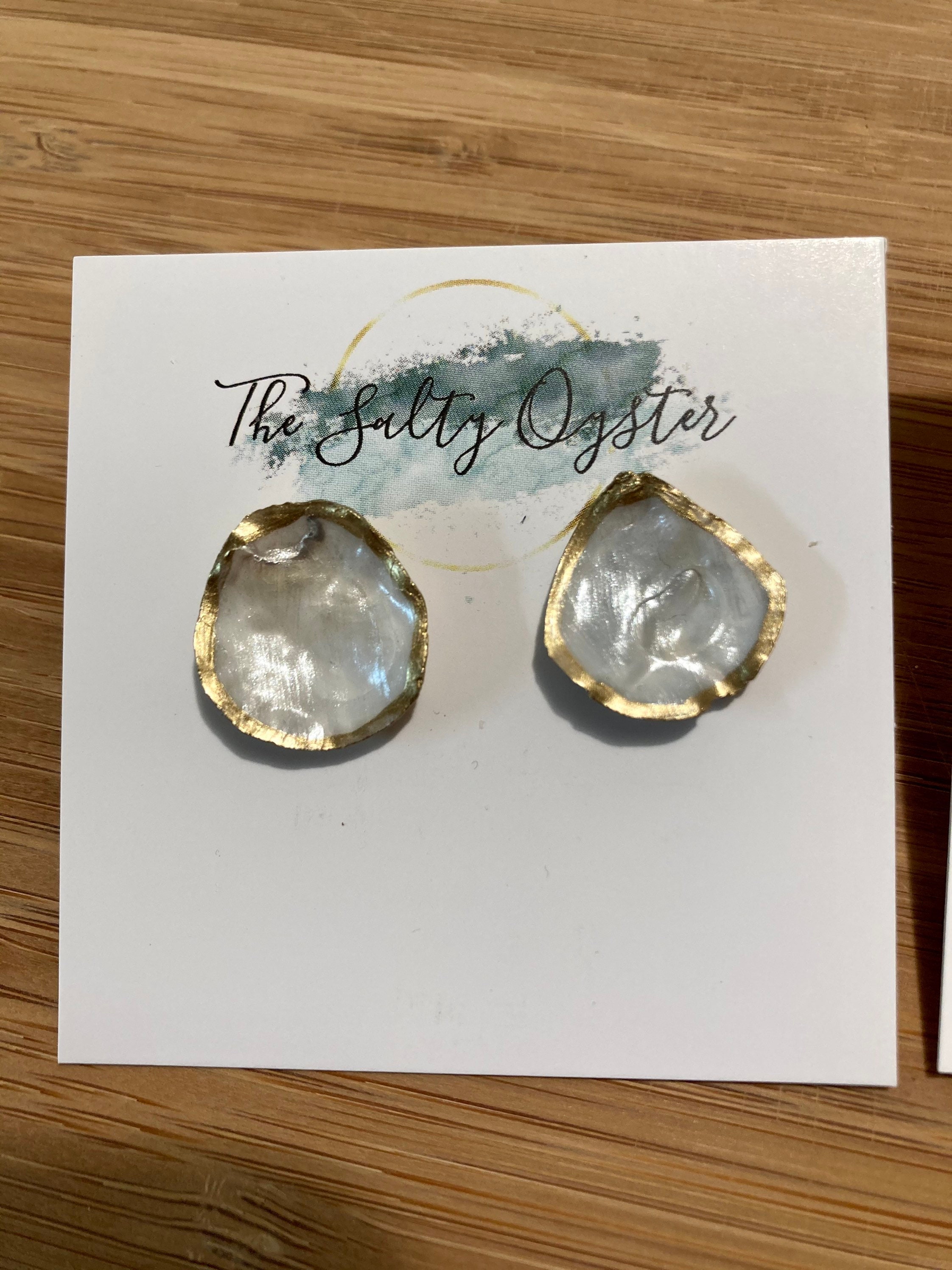 Oyster Stud Earring main image 1