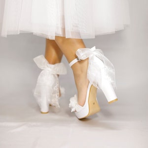 Platform blokhak, bruidsschoenen boog, bruid schoenen comfortabel, trouwschoenen voor bruid blokhak, witte hakken, bruiloft sandalen