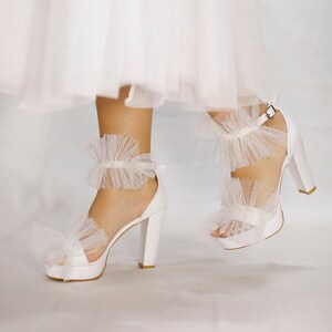 Wedding platform tulle shoes - Block heel shoes -wedding white Shoes - Bridal shoes - Bridal Heels - Wedding sandals for bride - Bride shoes