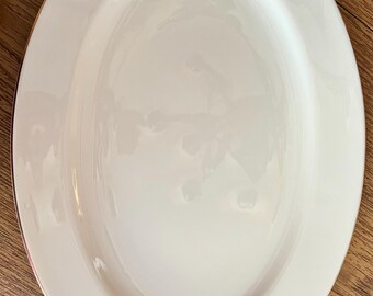 Lenox Large Oval Cream with 24 K Gold Trim.