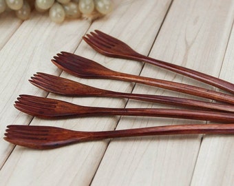 Purpledip Wooden Cooking-Serving Cutlery : Eco-friendly Handmade Kitchen Dining Accessory 11073 Set of 5 Purpledip Wooden Cooking-Serving Cutlery : Eco-friendly Handmade Kitchen Dining Accessory 11073 Set of 5