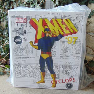 X-Men &#39;97 Classic 80s Costume Cyclops 12in Limited Edition Variant, Mondo Exclusive 1/6 Scale Collector Action Figure, 1990s X-Men Cartoon