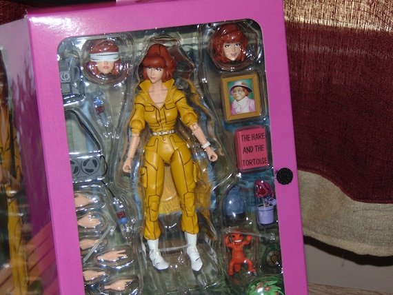 Super7 Action Figure TMNT April O'Neil (Fumetto) – 3,75 Pollici, Con Videocamera E Stella, Ispirata Ai Cartoni Anni '80, Colore Comico - 5
