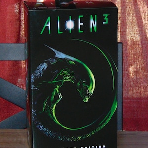 1992 ALIEN 3 Movie, Ultimate DOG Runner Alien Xenomorph 9 inch Action Figure,  NECA Horror Film Reel Toys