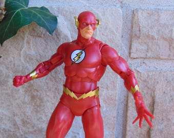 Classic Comics Red Costume Icon The Flash Action Figure, Super-articulated 7 Inch DC Superhero Collectible, The Scarlet Speedster!