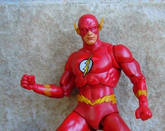 Classic Red Costume The Flash Action Figure, 7 Inch DC Superhero Retro Gamer Collectible, Justice League Task Force 1995 Retro 16‑Bit