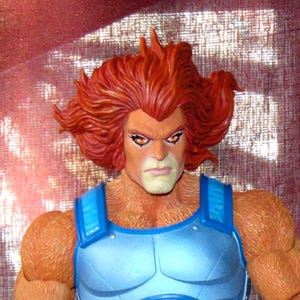 1980er Jahre Cartoon ThunderCats LION-O 12-Zoll-Aktionsfigur, Erwachsene Sammlerspielzeuggelenkfigur im Maßstab 1/6 mit Ständer, klassisches Schwert des Omens