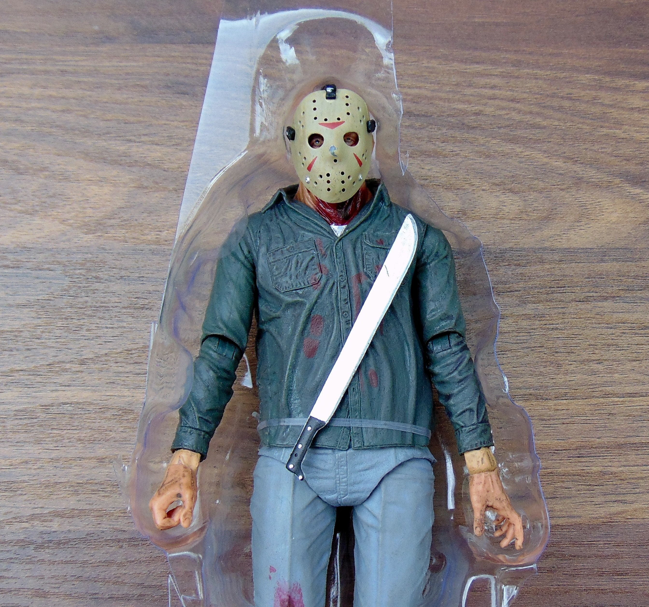 NECA HORROR FIGURE - 8” Retro Clothed FRIDAY THE 13TH Part 3 3D PAMELA  VOORHEES