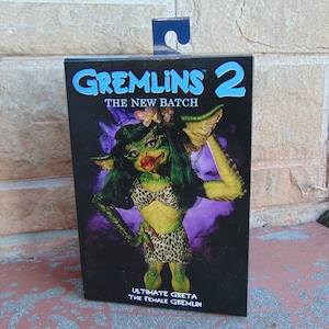 1990 GREMLINS 2 Newbatch Film, GRETA Die Wunderschöne weibliche Gremlin Actionfigur w/ Accessoires, 90er Jahre Kultklassiker, NECA Reel Toys