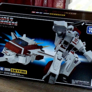 1980s G1 Colors Cartoon Design Jetfire Transformers Takara Tomy Masterpiece MP-57 Cybertron Defense Skyfire 20in Giant Robot Action Figure