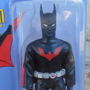 Figura de acción de Batman Beyond de 1999, de 8 pulgadas, estilo retro de los años 70 de Mego, vestida con un traje clásico, nueva en caja