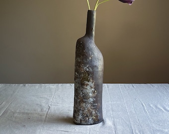 Jarrón único de gres negro, decoración de cerámica hecha a mano para el hogar.