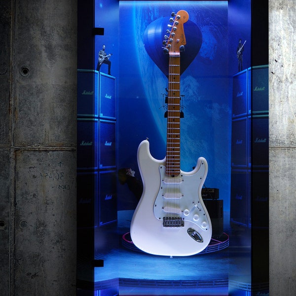 Guitar display case "Baloon' | Guitar cabinet | Guitar hanger | RGB LED lights | For Gibson, Fender, PRS, Ibanez and others