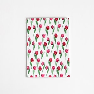 Carte de voeux florale aquarelle vierge | peinte à la main avec des tulipes peintes à la main avec une enveloppe | carte florale pour maman | carte esthétique minimale