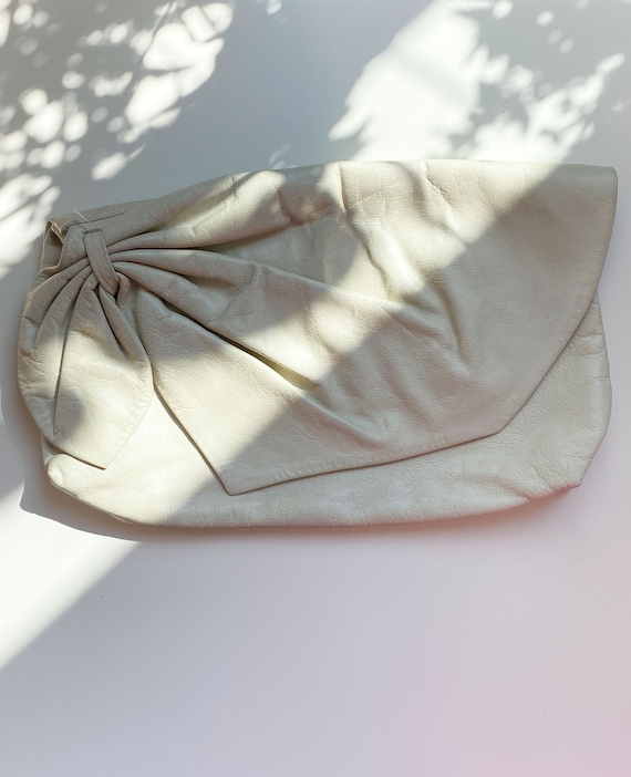 Ánton Leathers White Leather Clutch