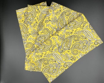 Cloth Napkins - Set of 4, Yellow paisley napkins, Kitchen Napkins, Cotton Napkins, Reusable Napkins, Matching Napkin Set