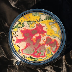 Edelsteen Graffiti Pill Case - Gemarmerde Een Compartiment Pill Box voor Portemonnee of Zak - Zilveren Tone Scharnierende Pil Container
