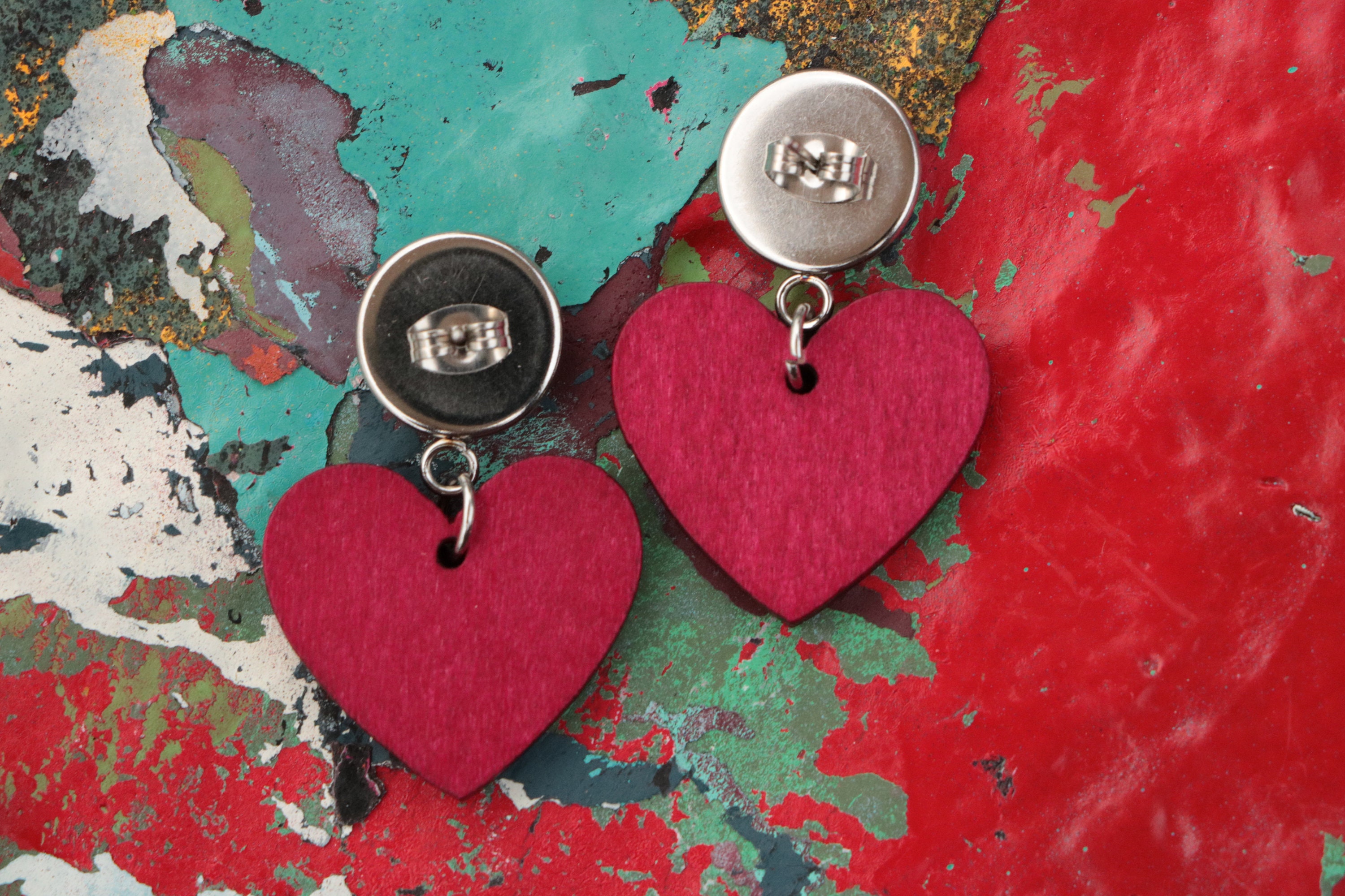 宝石のグラフィティハートイヤリング - 赤いハートのマーブルフォー