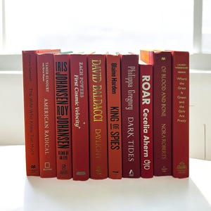 Libri rilegati premium con tonalità rosse, piede lineare