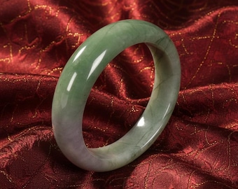 61,5 mm gecertificeerde Birmese jadeietarmband type A – tweekleurige, lichte lavendel en bosgroen | Natuurlijke onbehandelde Myanmarese jade