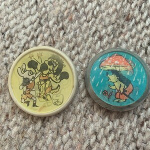 Set van 2 vintage Sovjet-insignes met wisselende afbeeldingen - Gemaakt in de USSR - Verzamelspelden - Retro Sovjetspelden Broches Badges