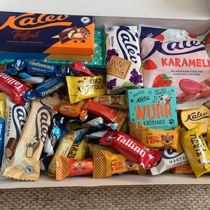 Boîte sucrée-salée estonienne / Idée cadeau / Massepain estonien / Bonbons / Biscuits / Chocolat / KALEV / Fabriqué en Estonie / Boîte mystère