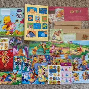 Raccolta di oltre 60 carte, adesivi, biglietti Disney Winnie the Pooh Donald Mickey ecc. Cancelleria posta ordinaria collezionabili scrapbooking artigianato