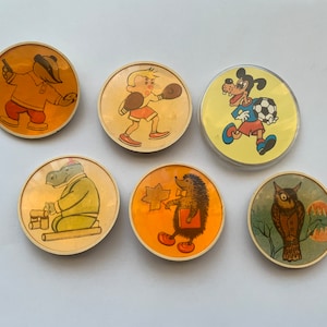 CARTOONBADGES. Set van 6 Sovjet Vintage broches. Cadeau-idee! Sprookjesachtige anime-knopen gemaakt in de USSR in de jaren 70. Sovjet-verzamelaarsspelden