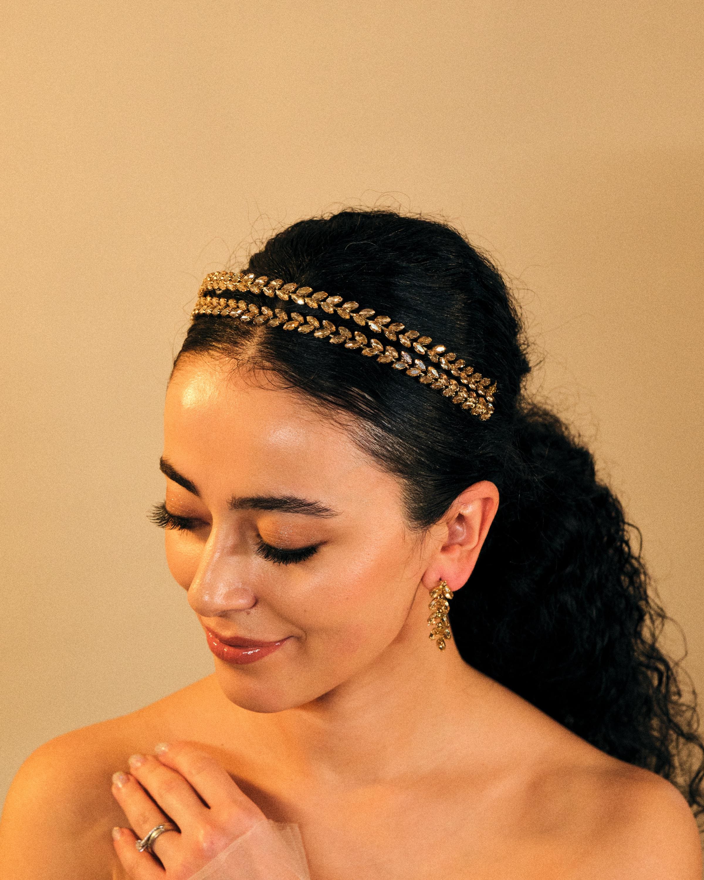 Gold Crystal Leaf Bridal Headband: Elegant Wedding Hair  display picture 1
