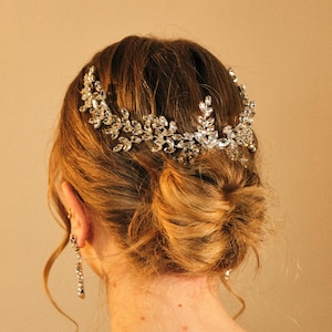 Floral Wedding Hair Accessory, Crystal Flower Vine, Crystal Hair Comb, Crystal Bridal Hair Comb, Brides & Bridesmaids Flower Hair Comb