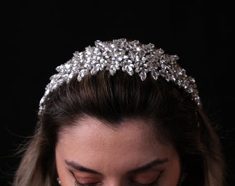 Swarovski crystal tiara, crystal wedding tiara, wedding tiara, bridal tiara, crystal wedding tiara, silver swarovski tiara, head band, head