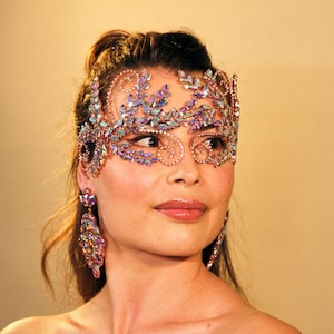 Rose Gold Crystal Masquerade Mask – Masquerade Ball, Carnival, Wedding & Party Accessory