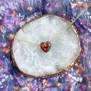 Heart Shaped Pressed Flower Necklace Rose Petals Cute Preserved Flower Dainty Gold Necklace Resin Jewelry Girlfriend Anniversary Gift